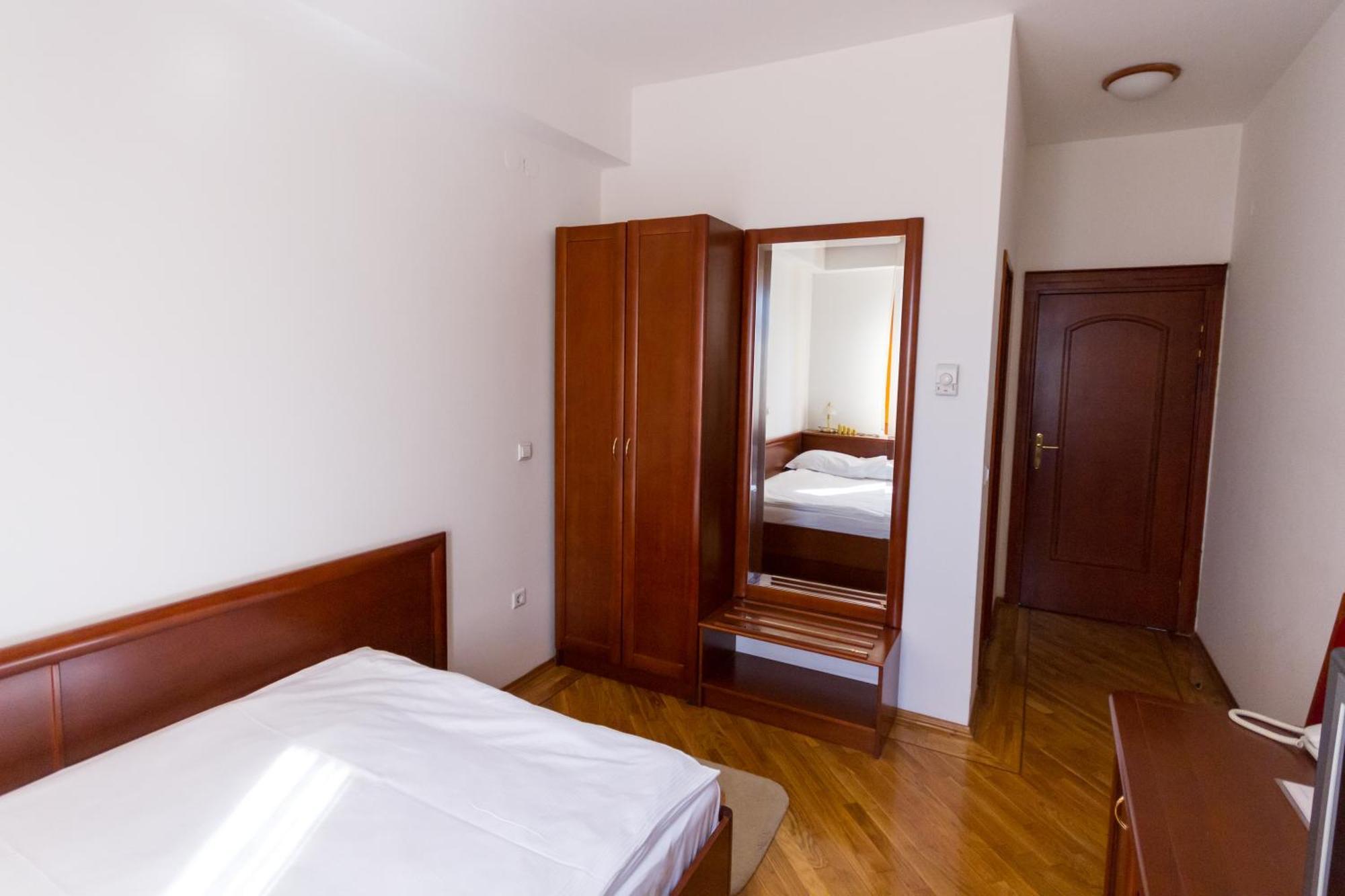 Hotel M3 Donje Mladice Quarto foto